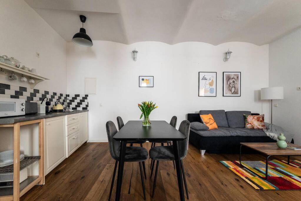 Neat 1Br Duplex By Metro And Center By Hm Apartment เวียนนา ภายนอก รูปภาพ